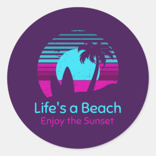 Sticker Rond Retro Sunset Surfboard Palm Tree Life's a Beach