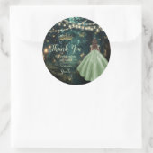 Sticker Rond Robe verte Enchanté Forêt Sage Quinceañera (Sac)