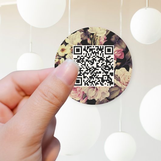 Sticker Rond Romantique Moody Floral QR Code noir