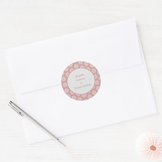 Sticker Rond Rose Gold Grey & Rose 50 et Fabuleux anniversaire (Enveloppe)