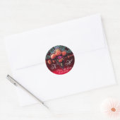 STICKER ROND ROSES DE CORAIL ROUGE, BURGUNDY RUBY DAMASK MONOGR (Enveloppe)