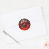 STICKER ROND ROSES DE CORAIL ROUGE, MONOGRAMME DE DAMASK RUBY (Enveloppe)