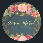 Sticker Rond Roses roses rose pâle marine Chalkboard coeurs mar<br><div class="desc">Texte modifiable élégant autocollant de faveur ronde avec grande vintage couronne de pivoines roses, deux petits coeurs dorés et des lumières scintillantes sur sombres minuit arrière - plan de tableau noir bleu marine. Idéal pour votre nuit d'été de printemps | jardin | automne | élégant luxe rustique vintage | jardin...</div>