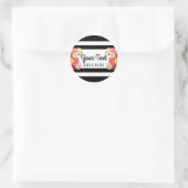 Sticker Rond Roses sur rayures noires et blanches chic et moder (Sac)