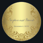 Sticker Rond Royal Gold Abstrait Peacock Mariage personnalisé<br><div class="desc">Design très élégant avec des Peacocks arrière - plan doré et abstrait or brillant pour un événement spécial mariage. Il donnera une touche unique à votre style mariage. Sois différent ! Personnalisez avec vos propres informations. Si vous devez déplacer le texte ou modifier la taille, la police ou la couleur,...</div>