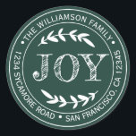 Sticker Rond Rustic Modern Christmas Joie Retour Adresse Green<br><div class="desc">sticker d'adresse de retour de famille de Noël avec votre nom et adresse en blanc stylisé typographie présente le texte JOY dans la typographie manuscrite avec une touche élégante de feuillage rustique sur un arrière - plan vert foncé. Ajoutez simplement votre nom et votre adresse. Conçu exclusivement pour vous par...</div>