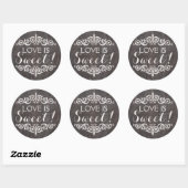 Sticker Rond Rustique Vintage Chalkboard L'amour est doux (Feuille)