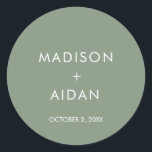 Sticker Rond Sage Green Minimaliste Mariage Faveurs<br><div class="desc">Le Mariage Minimaliste Vert Sage Privilégie Un Sticker Rond Classique. Ces autocollants sont parfaits pour ajouter aux faveurs ou à toute autre partie de votre mariage.</div>