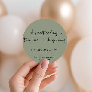 Sticker Rond Sage vert Une fin douce à un nouveau début