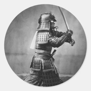 Sticker Rond Samouraïs vintages avec le portrait d'art d'épée