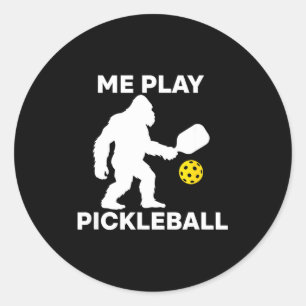 Sticker Rond Sasquatch joue au pickleball drôle joueur bigfoot
