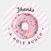 Sticker Rond Saupoudrer rose grâce à un tas de trous (Devant)