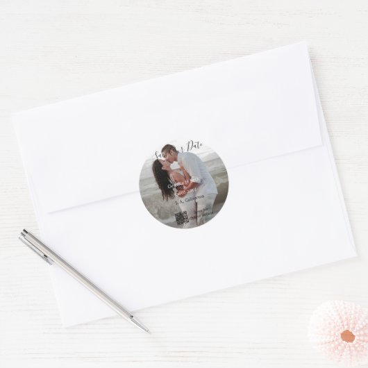 Sticker Rond Save the date simple minimal QR scan code details (Enveloppe)