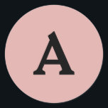 Sticker Rond Sceau d'enveloppe monographique personnalisée<br><div class="desc">Il s'agit de monogrammes magnifiquement imprimés personnalisés qui peuvent être customisés pour votre journée spéciale. Il est préférable pour les invitations de mariage,  les cartes RSVP et d'autres produits qui correspondent à ce design.</div>