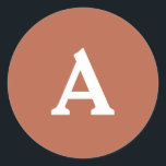 Sticker Rond Sceau d'enveloppe monographique personnalisée<br><div class="desc">Il s'agit de monogrammes magnifiquement imprimés personnalisés qui peuvent être customisés pour votre journée spéciale. Il est préférable pour les invitations de mariage,  les cartes RSVP et d'autres produits qui correspondent à ce design.</div>