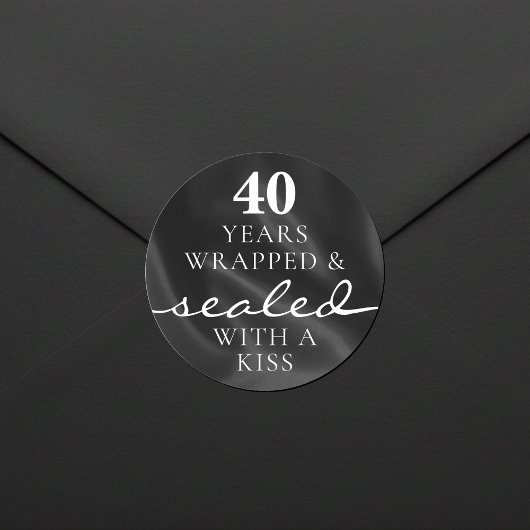 Sticker Rond Scellé avec un baiser Noir 40e anniversaire