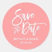 Sticker Rond Script De Brosse Enregistrer La Date Pink Envelopp (Devant)