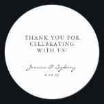 Sticker Rond Script minimaliste noir et blanc Merci personnalis<br><div class="desc">Sticker Mariage minimaliste moderne noir et blanc  personnalisé Merci rond classique</div>