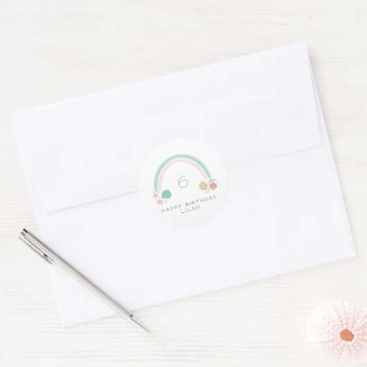 Sticker Rond Seashell Rainbow Nautic Anniversaire (Enveloppe)