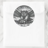 Sticker Rond Sentinelle Hibou ailé par BurnsInHell (Sac)
