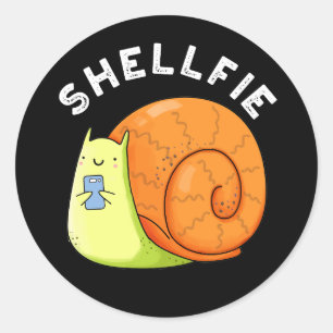 Sticker Rond Shellfie Funky Snail Selfie Pun Dark BG
