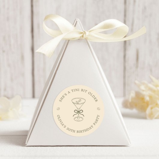 Sticker Rond She's A Tini Bit Older Coffee Martini Birthday