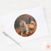 Sticker Rond Shib Inu en automne Leaves automne Inspire (Enveloppe)