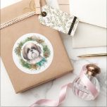 Sticker Rond Shih Tzu Christmas Wreath Festive Pup<br><div class="desc">Vous cherchez un cadeau de Noël parfait pour votre ami furry? Notre cadeau de Noël de chien est ce dont vous avez besoin! Avec un délicieux thème de Noël, c'est le cadeau idéal pour votre animal de compagnie bien-aimé. Que vous soyez une mère de chien, un père de chien ou...</div>