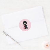 Sticker Rond Shopping Ninja Girl sur rose (Enveloppe)