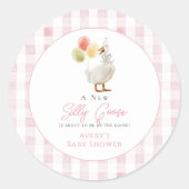 Sticker Rond Silly Goose rose En vichy Baby shower fille (Devant)