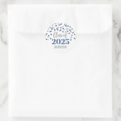 Sticker Rond Silver Blue Confetti Graduation 2025 (Sac)