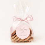 Sticker Rond Simple Blush Rose & Faux Gold Wedding Favoriser<br><div class="desc">Cet autocollant simple et élégant de faveur de mariage présente un faux Merci métallique brillant sur un arrière - plan rose vif, ajoutant une touche élégante et personnelle à vos faveurs de mariage. Customisez avec vos noms et votre date de mariage pour créer un souvenir unique pour vos invités. Le...</div>