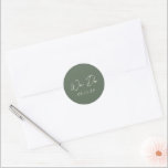 Sticker Rond Simple mariage moderne vert olive<br><div class="desc">Autocollants de mariage élégants avec une mise en page simple et minimale avec "Nous faisons" dans une typographie de script contemporain. Un design classique avec une touche moderne.</div>