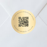 Sticker Rond Site mariage QR code détails rsvp or<br><div class="desc">Ajoutez votre URL pour votre site mariage. Pour plus d'informations,  détails,  rsvp en ligne. Un arrière - plan à l'allure fausse or,  du texte noir.</div>