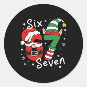 Sticker Rond Six Seven 67 Mème 6 7 Elfe Santa Noël Pyjamas