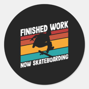Sticker Rond Skateboardeur a terminé son travail en skateboard