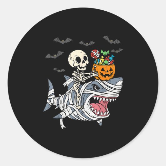Sticker Rond Skeleton Riding Mummy Shark Halloween Boys Toddler (Devant)