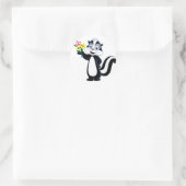 Sticker Rond Skunk conviviale avec fleurs (Sac)
