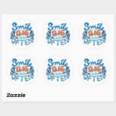 Sticker Rond Smile Big Laugh Souvent : Message réconfortant (Feuille)