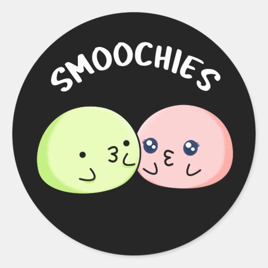 Sticker Rond Smoochies Drôle Baiser Mochi Pun Dark BG (Devant)