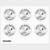 Sticker Rond Snoopy on Black White Comics | Joyeux anniversaire (Feuille)