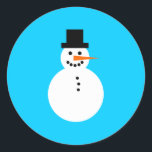 Sticker Rond Snowman souriant sur Sky Blue Winter Christmas<br><div class="desc">Ce bouton amusant est parfait pour Noël, Hanoukka, ou tout l'hiver! Un bonhomme de neige souriant, avec des yeux de charbon noir, une bouche et des boutons, un chapeau noir et bien sûr un long nez de carotte orange, est mis en évidence contre un arrière - plan bleu ciel. Et...</div>