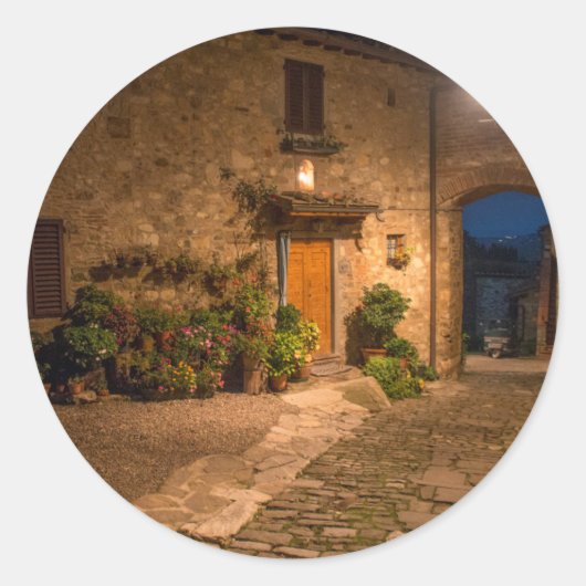 Sticker Rond Soirée dans l'ancienne ville à flanc de colline (Devant)