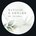 Sticker Rond Soirée de mariage botanique d'Eucalyptus<br><div class="desc">Etherial aquarelle vert élégant feuillage botanique et métal effet de mariage faveur. Avec de beaux détails aquarelle. Cette collection de mariages modernes saura vous séduire par le style de votre grand jour.</div>
