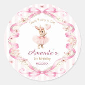 Sticker Rond Some Bunny a un an Ruban Rose Gingham 1er Annivers (Devant)