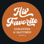 Sticker Rond Son Favori Terracotta Retro Boho Wedding Favoriser<br><div class="desc">L'ajout parfait à vos faveurs de mariage pour les invités. Ces faveurs de mariage bon marché offrent une touche unique, idéale pour un mariage do-it-yourself. Embrassez un thème mariage rétro avec ces autocollants, offrant une inspiration rétro mariage pour un mariage d'inspiration les années 70, un mariage kitsch ou un mariage...</div>