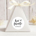 Sticker Rond Son préféré | Script Décontracté moderne et coeur<br><div class="desc">Cette étiquette de faveur simple et élégante conviendra parfaitement à votre mariage moderne ! Écriture manuscrite décontractée tendance,  noire et blanche,  dit "son préféré",  avec un coeur élégant dessiné. Il y a un endroit pour ajouter le type de traitement préféré de la mariée.</div>
