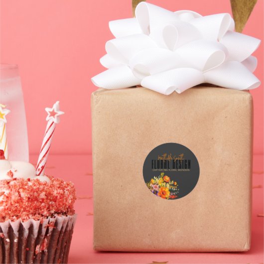 Sticker Rond Sophisticated Floral Design Black Orange Flowers (Fête)