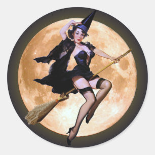 Sticker Rond Sorcière Pin- contre une lune de récolte