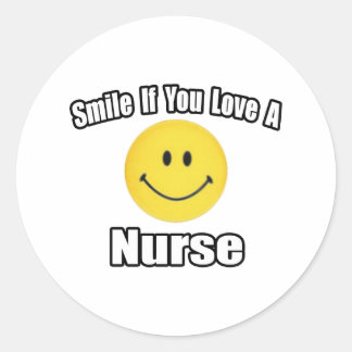 Sticker Rond Souriez si vous aimez une infirmière